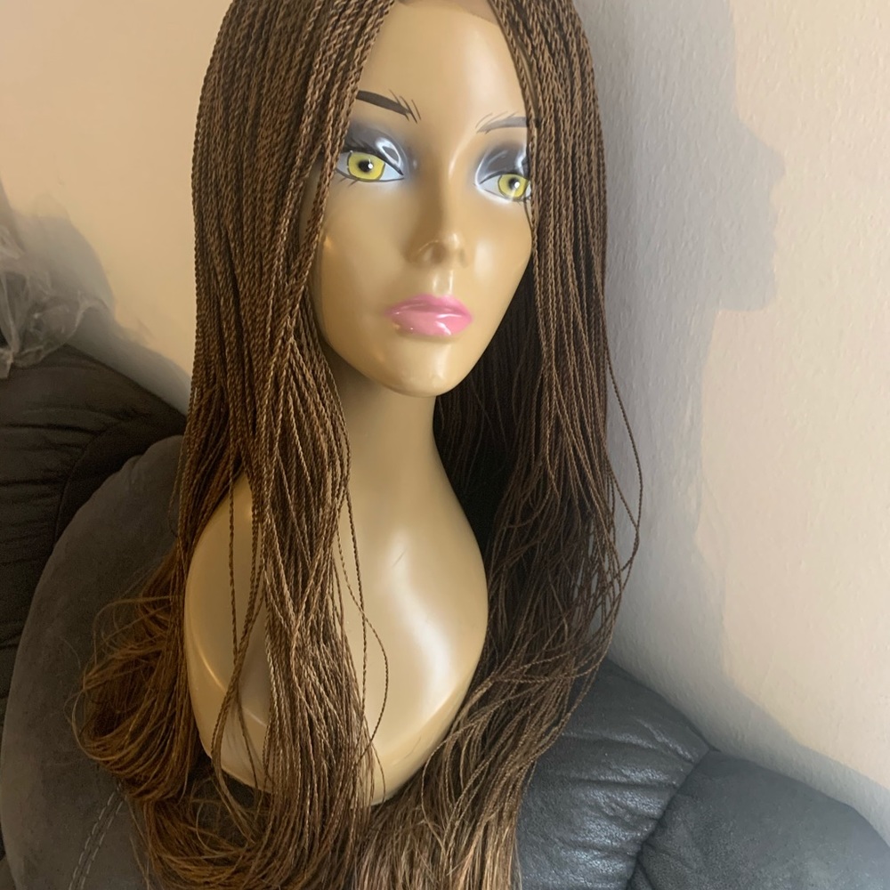 Braided wig - Picture 8 of 8